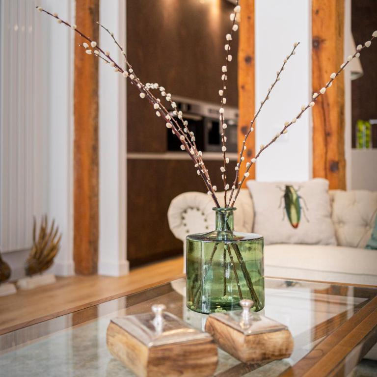 Ever House - El CORAZON de CHUECA - Three-Bedroom Apartment - 9