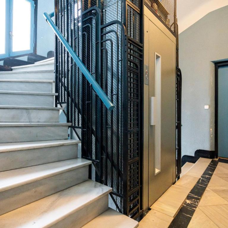 Ever House - El CORAZON de CHUECA - Three-Bedroom Apartment - 49