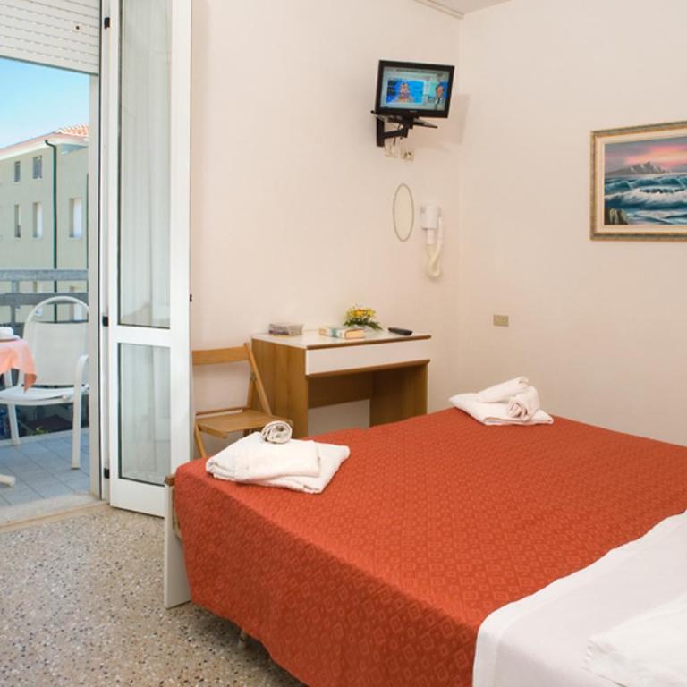 Hotel Ciondolo D'Oro PARCHEGGIO GRATIS - Camera Matrimoniale/Doppia con Letti Singoli con Balcone e Vista Mare - 4