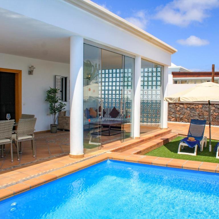 MARIA DEL RISCO by Buenavilla - Three-Bedroom Villa - 5