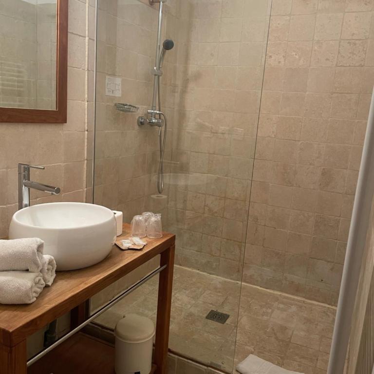 Hôtel Constantin - Chambre Triple - 1