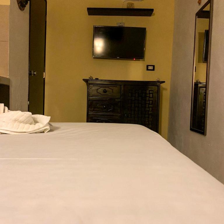 Casa Mar - Small Double Room - 1