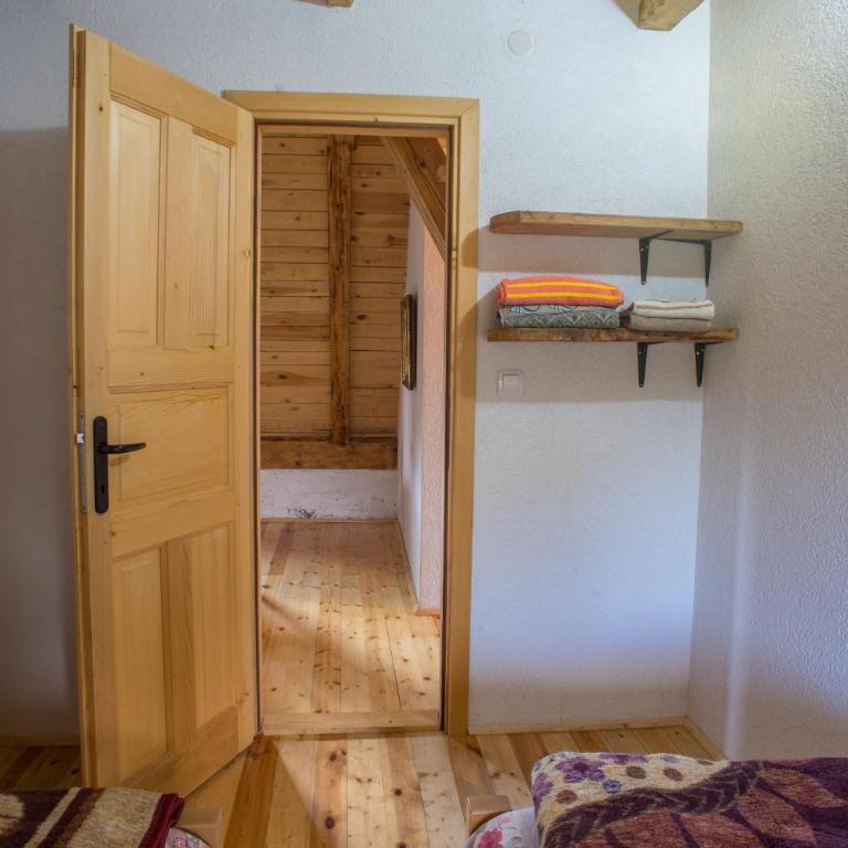 Maple village - Four-Bedroom House - 16