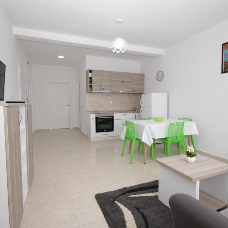 Tosic Apartmani - Two-Bedroom Apartment - 1