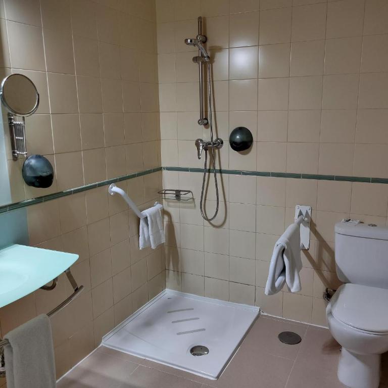Hotel Boutique Convento Cádiz - Habitación Doble adaptada para personas con discapacidad - 2 camas - 4