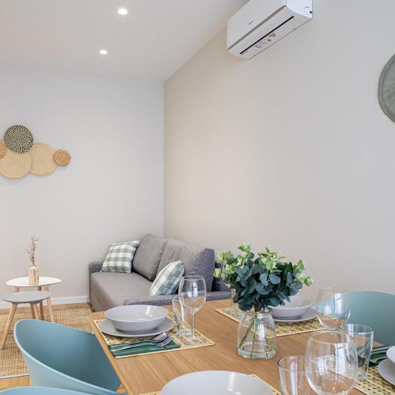 FLORIT FLATS - Port & City Arts II - 15 min Beach - Two-Bedroom Apartment - 18