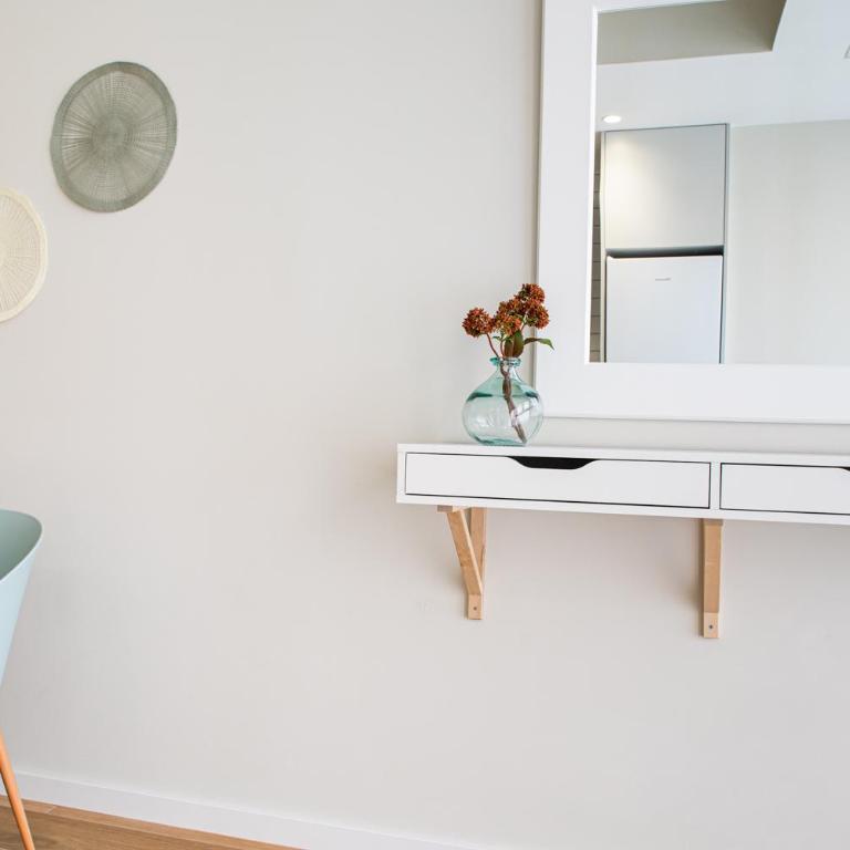 FLORIT FLATS - Port & City Arts II - 15 min Beach - Two-Bedroom Apartment - 22