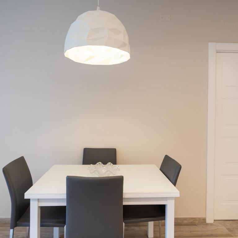EM Apartment - Appartamento con 2 Camere da Letto - 6