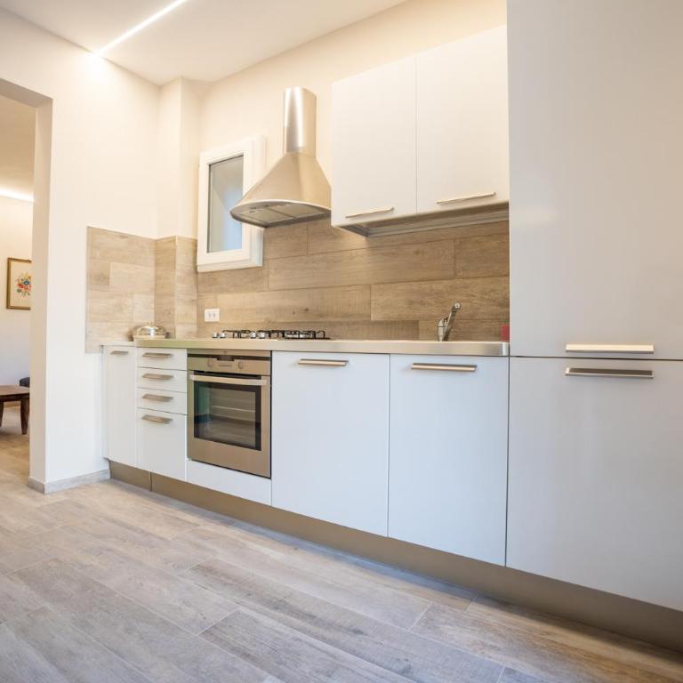 EM Apartment - Appartamento con 2 Camere da Letto - 1
