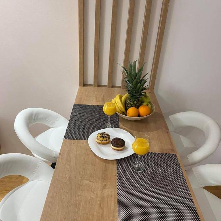 Jellenaa - Standard Studio - 7