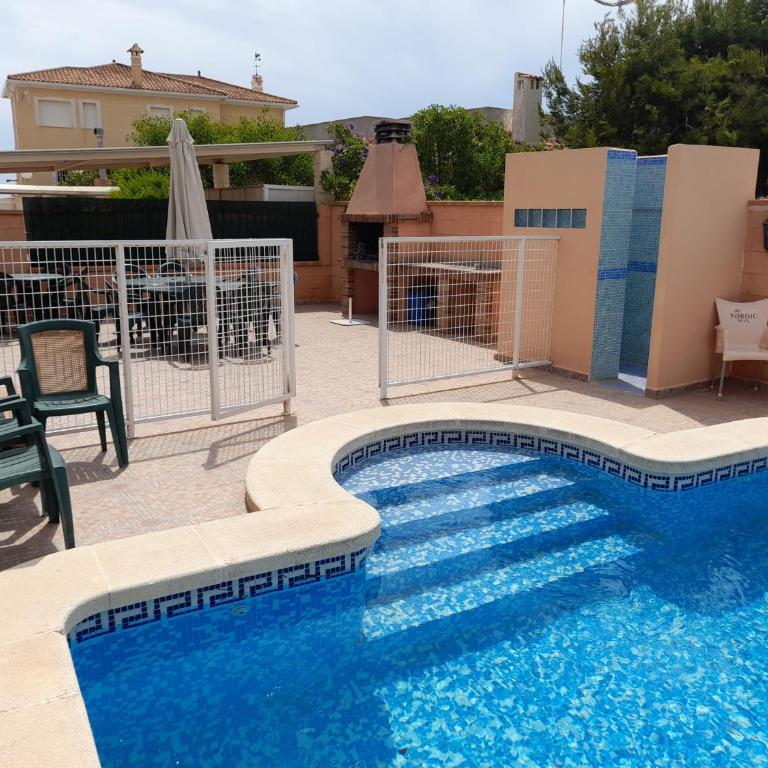 CHALET MUY CERCA DE LA PLAYA CON PISCINA PRIVADA - Casa de 7 dormitorios - 6
