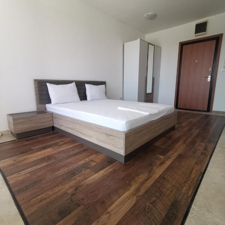 New Luxury Apartments BaR - One-Bedroom Apartment - 4