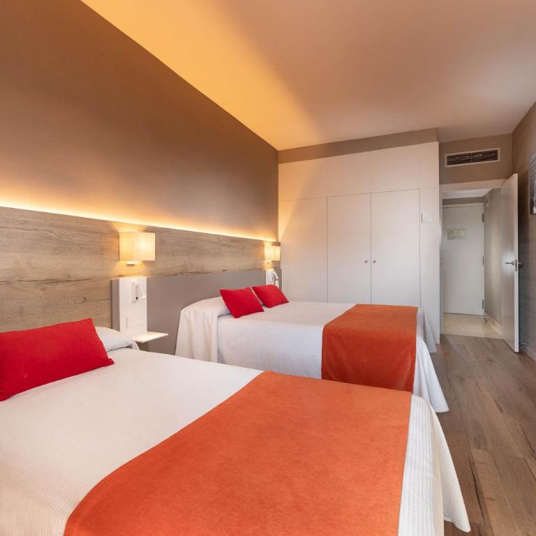 Hotel Montecarlo Spa & Wellness - Habitación Familiar (2 adultos + 1 niño) con acceso al spa - 5