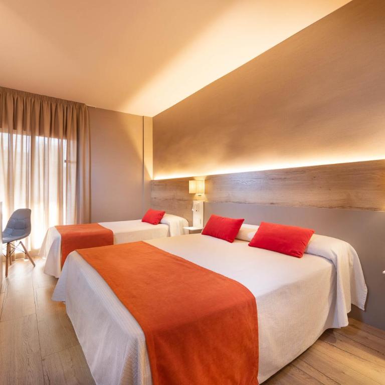 Hotel Montecarlo Spa & Wellness - Habitación Familiar (2 adultos + 1 niño) con acceso al spa - 4