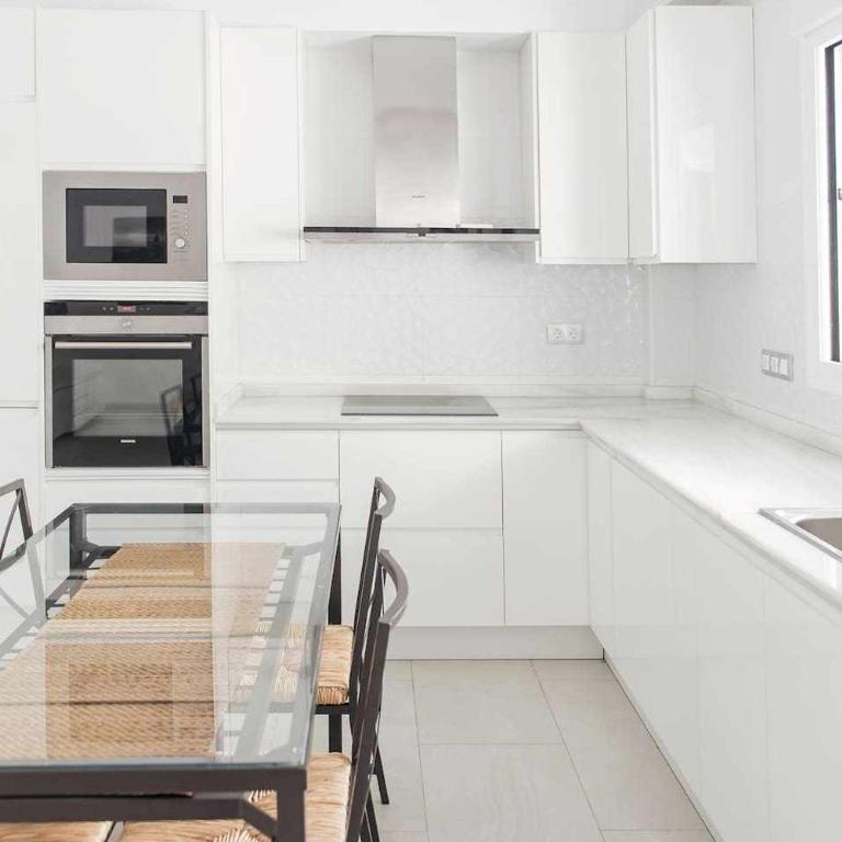 Unik Apartment Alicante - Deluxe Apartment - 1