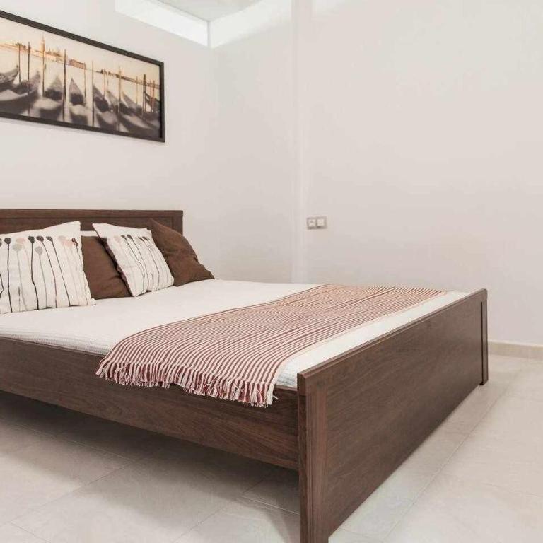 Unik Apartment Alicante - Deluxe Apartment - 17
