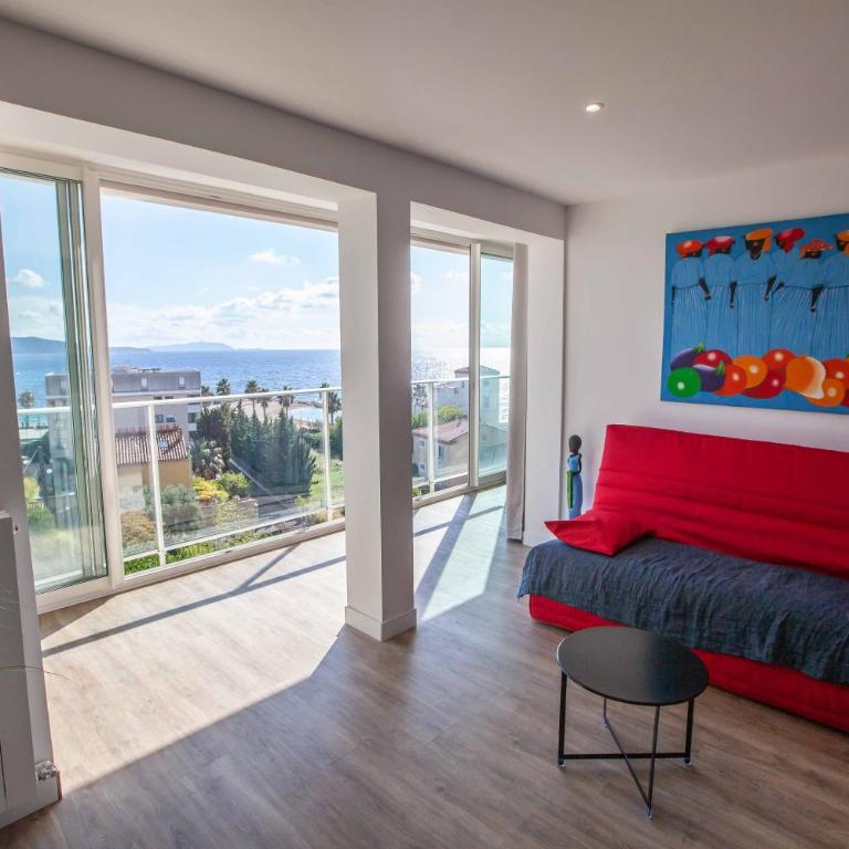 Très beau T2 climatisé refait à neuf, vue mer panoramique exceptionnelle à 120m à pied de la plage - Apartment mit 1 Schlafzimmer - 5