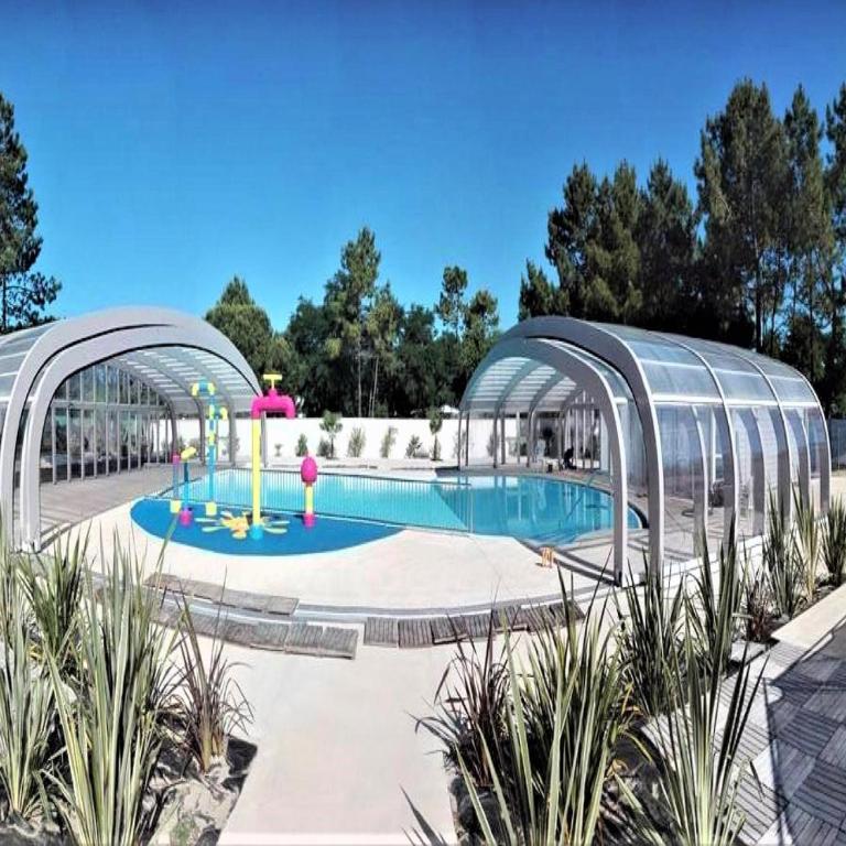 2 Bed - Sleeps 4 - Free Parking - 5 mins to Beach - Appartement - 8