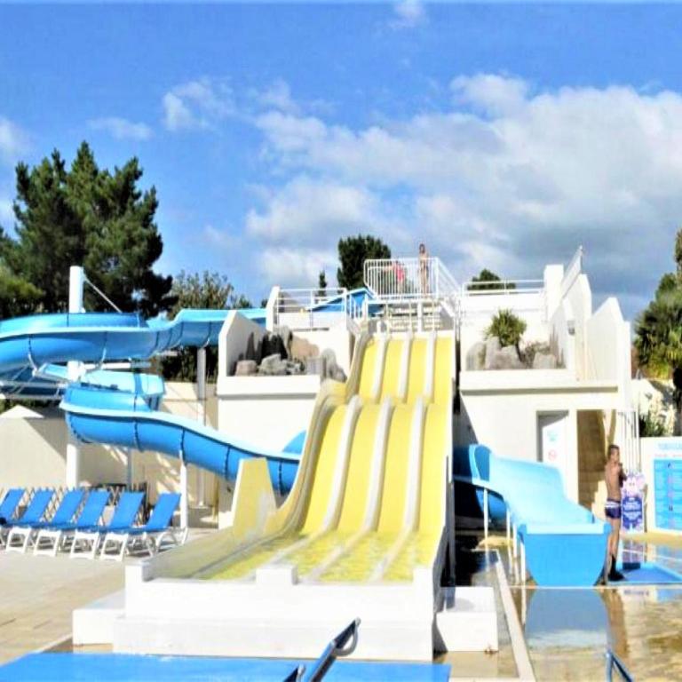 2 Bed - Sleeps 4 - Free Parking - 5 mins to Beach - Appartement - 6