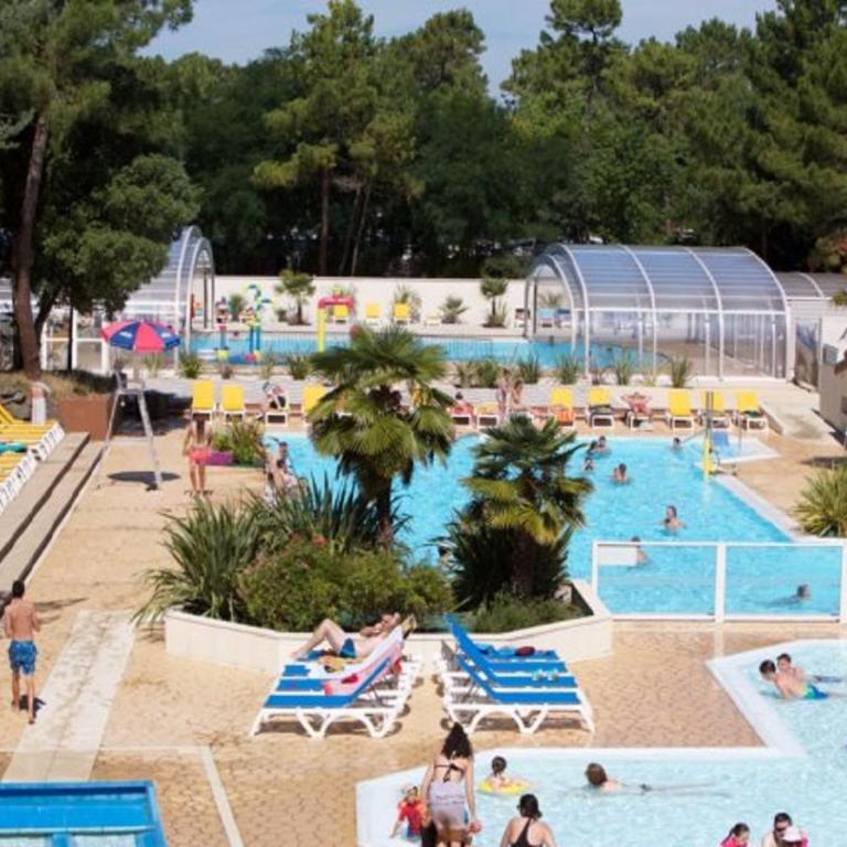 3 Bed - Sleeps 6 - Air-Con - Free Parking - Chalet - 8