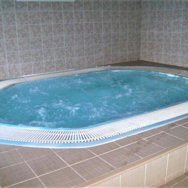 3 Bed - Sleeps 6 - Air-Con - Free Parking - Chalet - 10