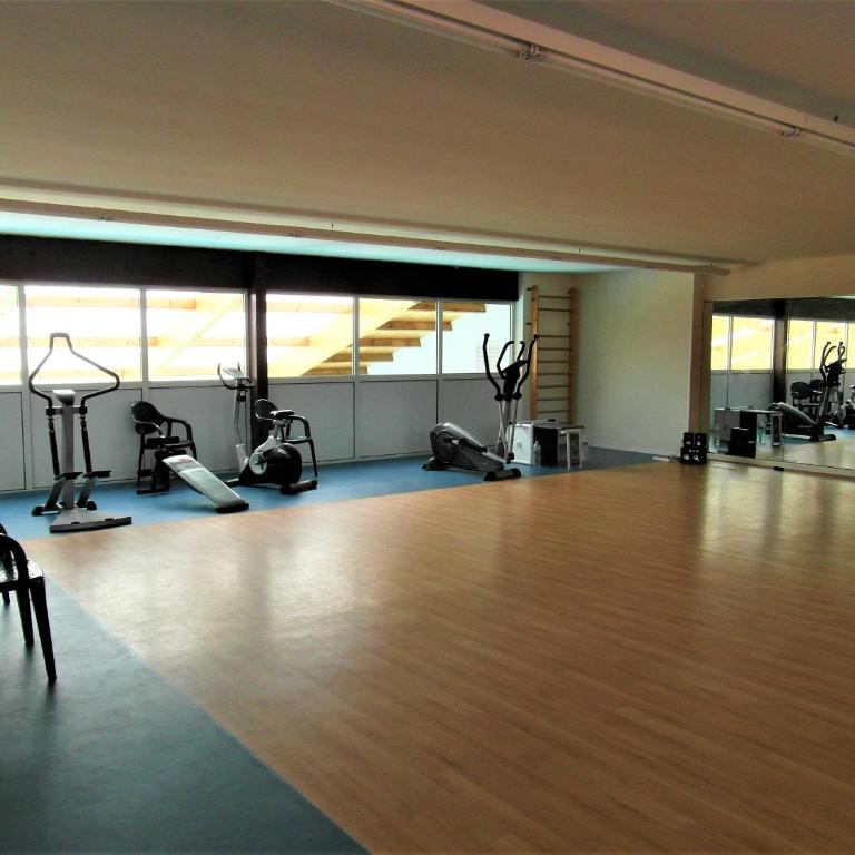 3 Bed - Sleeps 6 - Air-Con - Free Parking - Chalet - 11