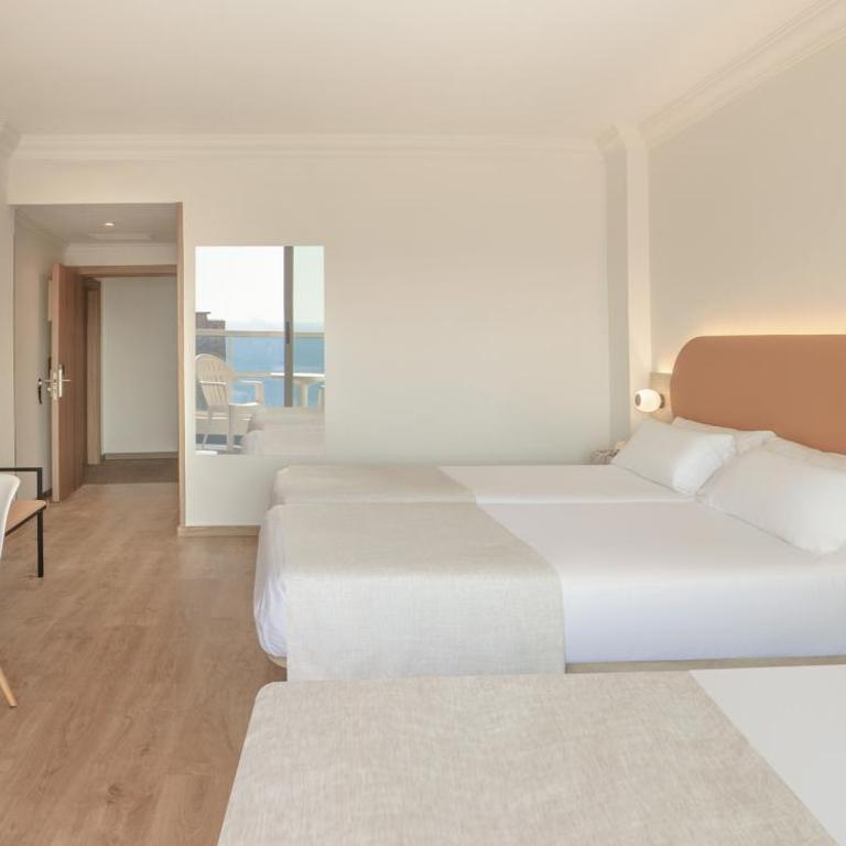 Hotel RH Victoria & Spa 4 Sup - Habitación Triple Deluxe con vistas al mar y terraza (3 adultos) - 3
