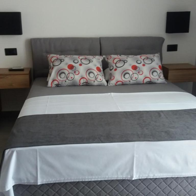Apartments Grabovica - Studio with Landmark and Sea View - 14