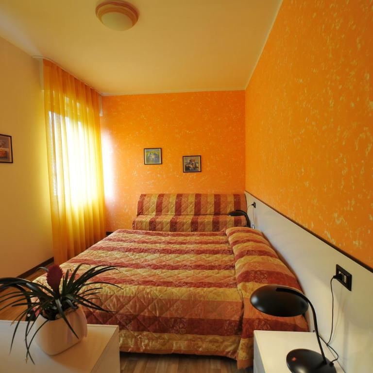 Hotel Antica Croce - Gardaslowemotion - Camera Matrimoniale con Letto Supplementare - 5