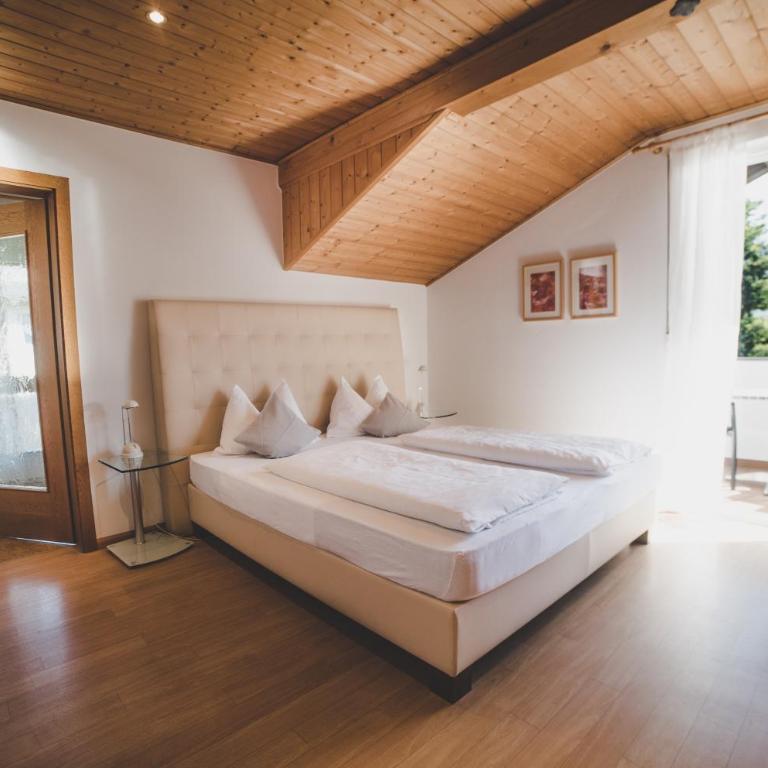 Guesthouse Christine - Appartamento con Balcone - 1