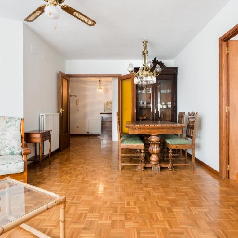 Alojamiento Turístico Calle Mayor Jaca - Apartamento de 3 dormitorios - 12