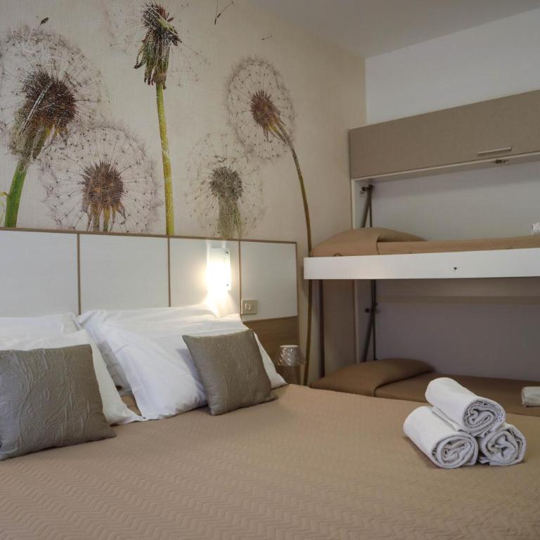 Hotel Columbia & Ninfea - Camera Quadrupla Economy - 2
