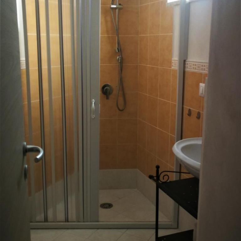 Visitponza - La casa di Eolo - Camera Matrimoniale con Bagno Privato - 5