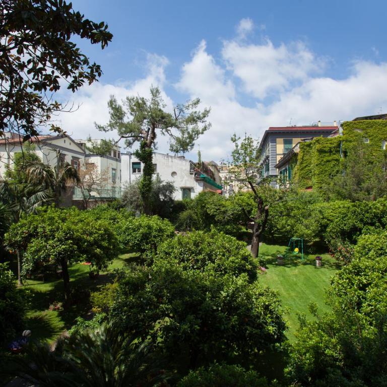 The Bellini House by House In Naples - Camera Matrimoniale con Balcone e Vista Giardino - 2