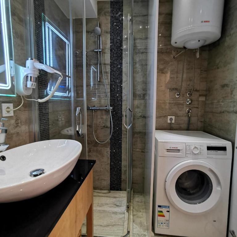 Lux Apartment with Sauna & Balcony - Apartman sa 2 Spavaće Sobe - 16