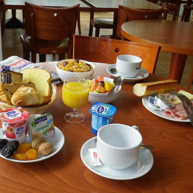 Hotel Amys Voreppe - Standard Double Room for Single Use - 8
