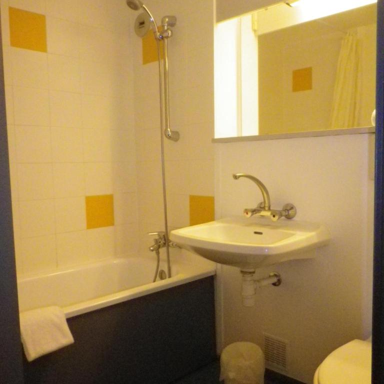 Hotel Amys Voreppe - Standard Double Room for Single Use - 5