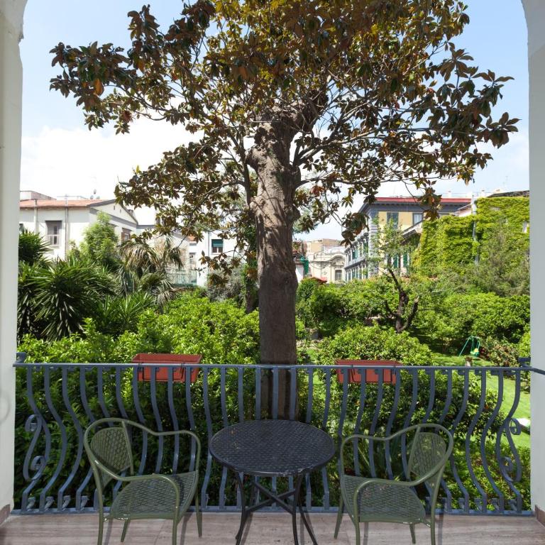 The Bellini House by House In Naples - Camera Matrimoniale con Balcone e Vista Giardino - 8