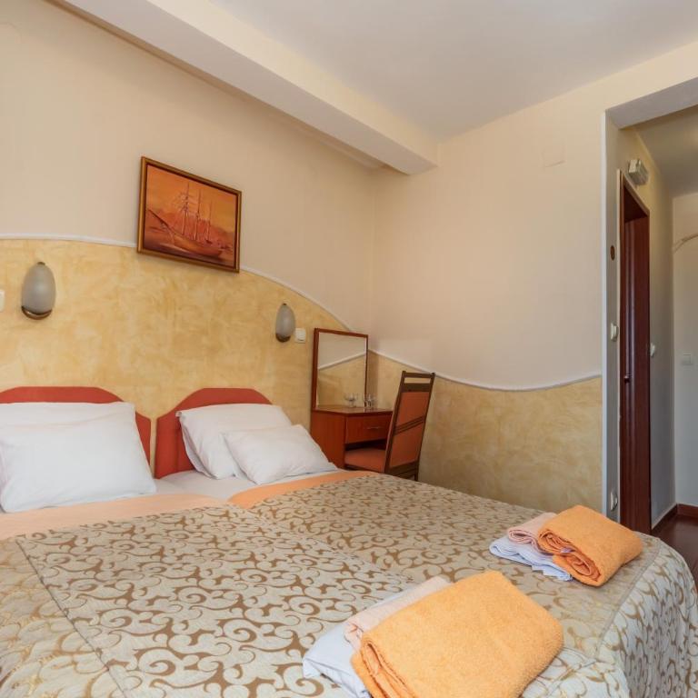 Apartments Pod Lozom with Seaview - Standard Twin Room with Sea View - 2