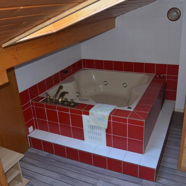 Logement chez l'habitant étage indépendant - Suite mit Whirlpool - 2