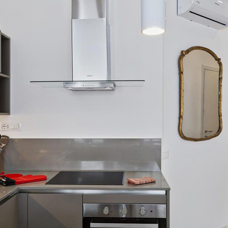 Studio Piccolo a Carignano by Wonderful Italy - Apartment - 6