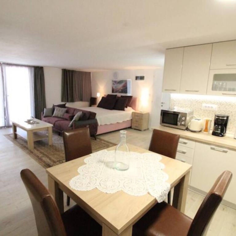 WATERFRONT VILLA SUNSET DREAM WITH POOL - Superior Vila - 6