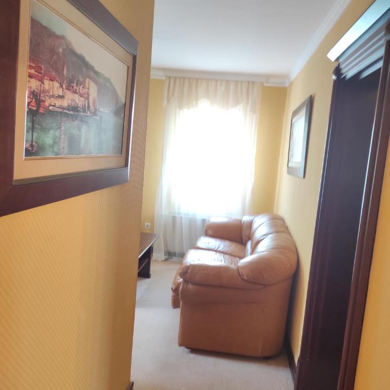 Hotel Mimoza - Apartman Tipa "Suite" sa Bračnim Krevetom (Queen-size) - 1