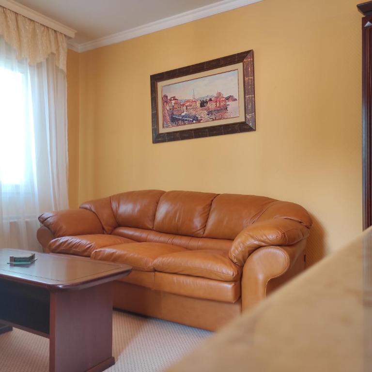 Hotel Mimoza - Apartman Tipa "Suite" sa Bračnim Krevetom (Queen-size) - 9