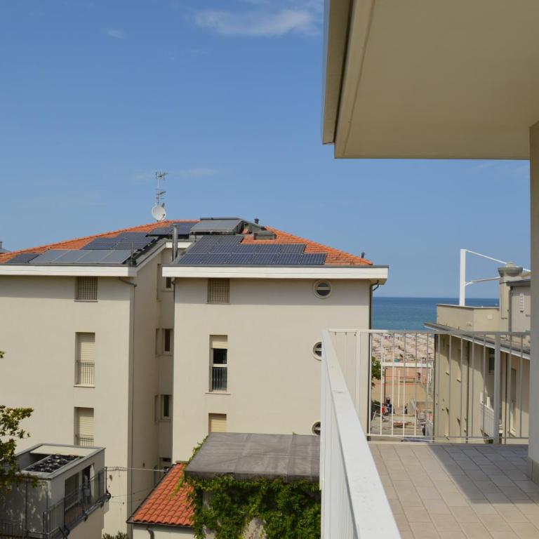 Hotel Riva e Mare - Camera Matrimoniale con Balcone - 5