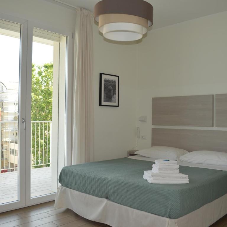 Hotel Riva e Mare - Camera Matrimoniale con Balcone e Vista Mare - 9