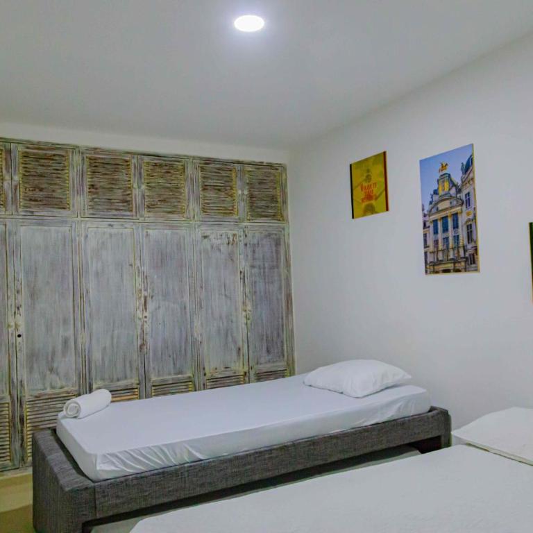 Luna Cartagena Airport Hotel - Habitación Cuádruple Económica - 7