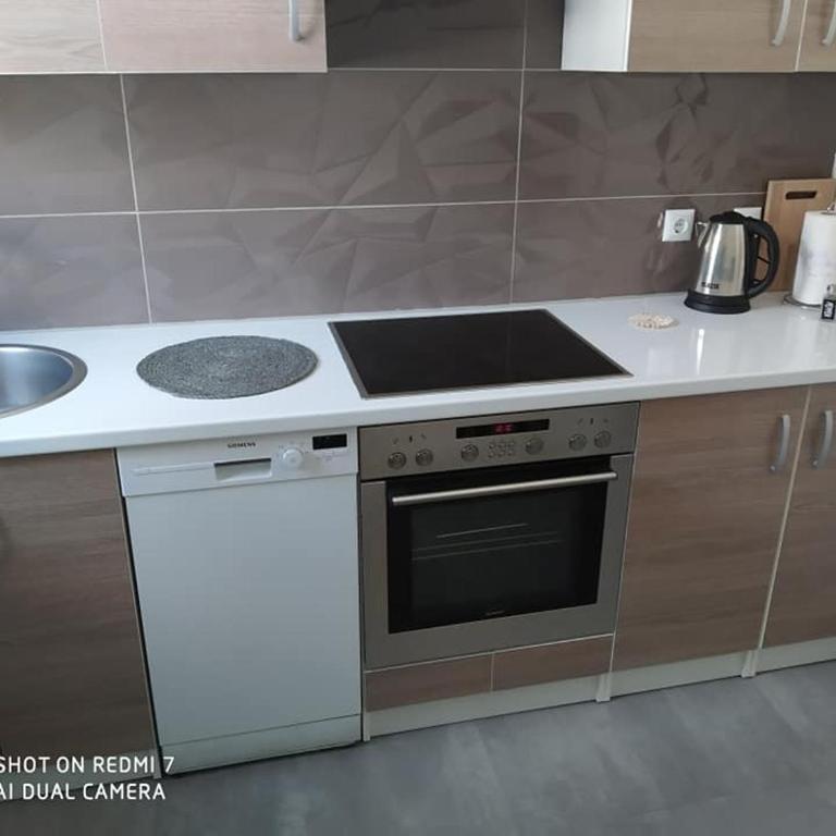Markaz Apartman Bihac - Apartment with Garden View - 14