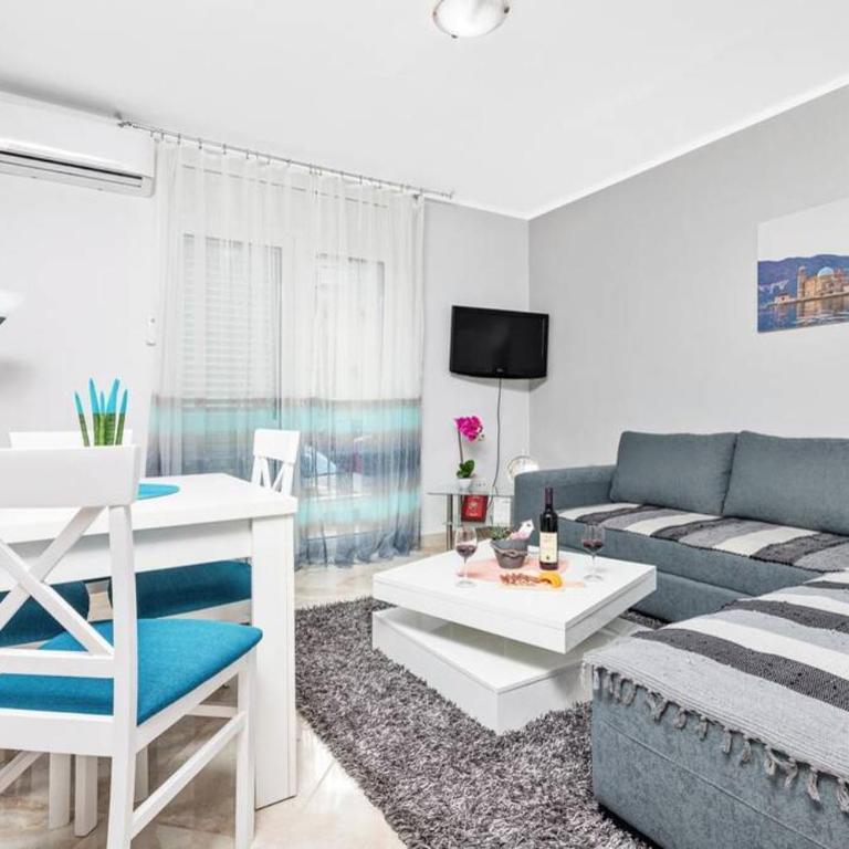 Apartment Milos - One-Bedroom Apartment - 1