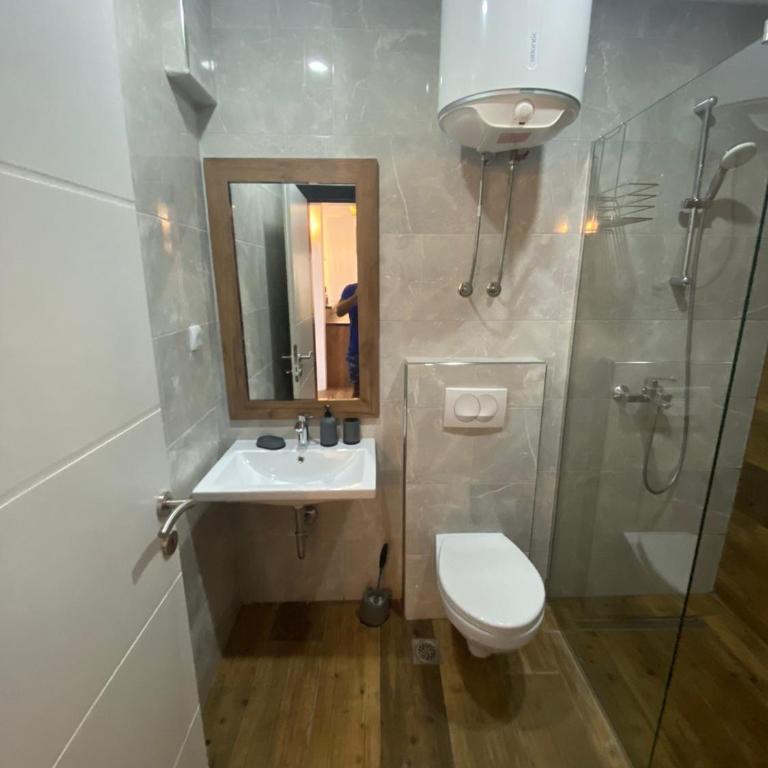 Apartments Stanaj - Dvokrevetna Soba s Bračnim Krevetom s Pogledom na Vrt - 2